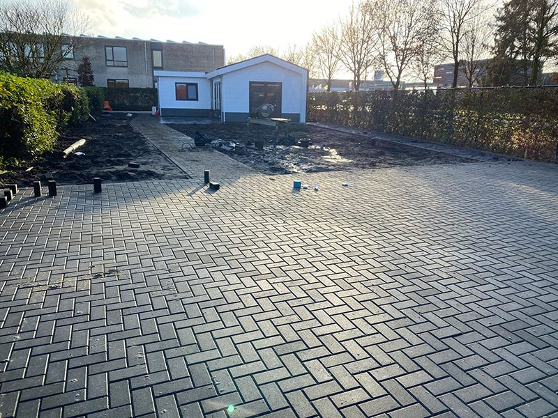 Bestrating door Huijbregts Hoveniersbedrijf — voorbeeld 1